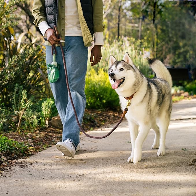 Earth Rated Dog Poop Bag Holder, Durable and Guaranteed Leakproof, Unscented, 1 Dispenser and 900 Bags
